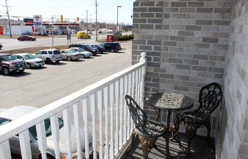 Best Western Smiths Falls Hotel Buitenkant foto