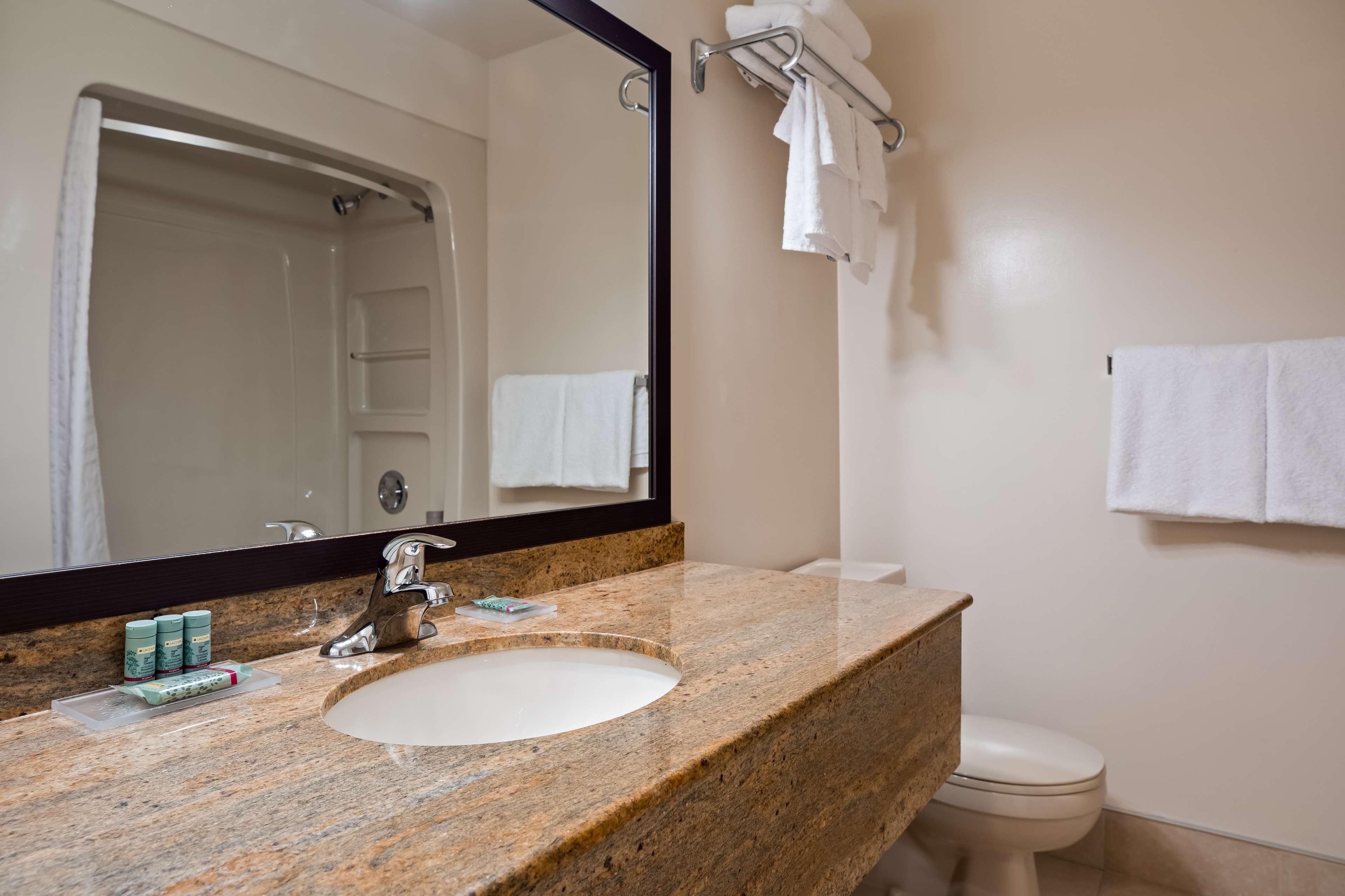 Best Western Smiths Falls Hotel Buitenkant foto